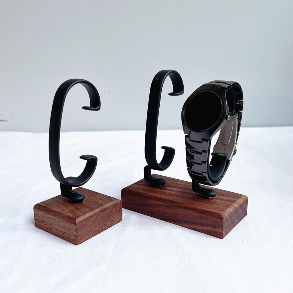 C Shaped Watch Display Stand S - Jewelry Watches For Sale recension och pris